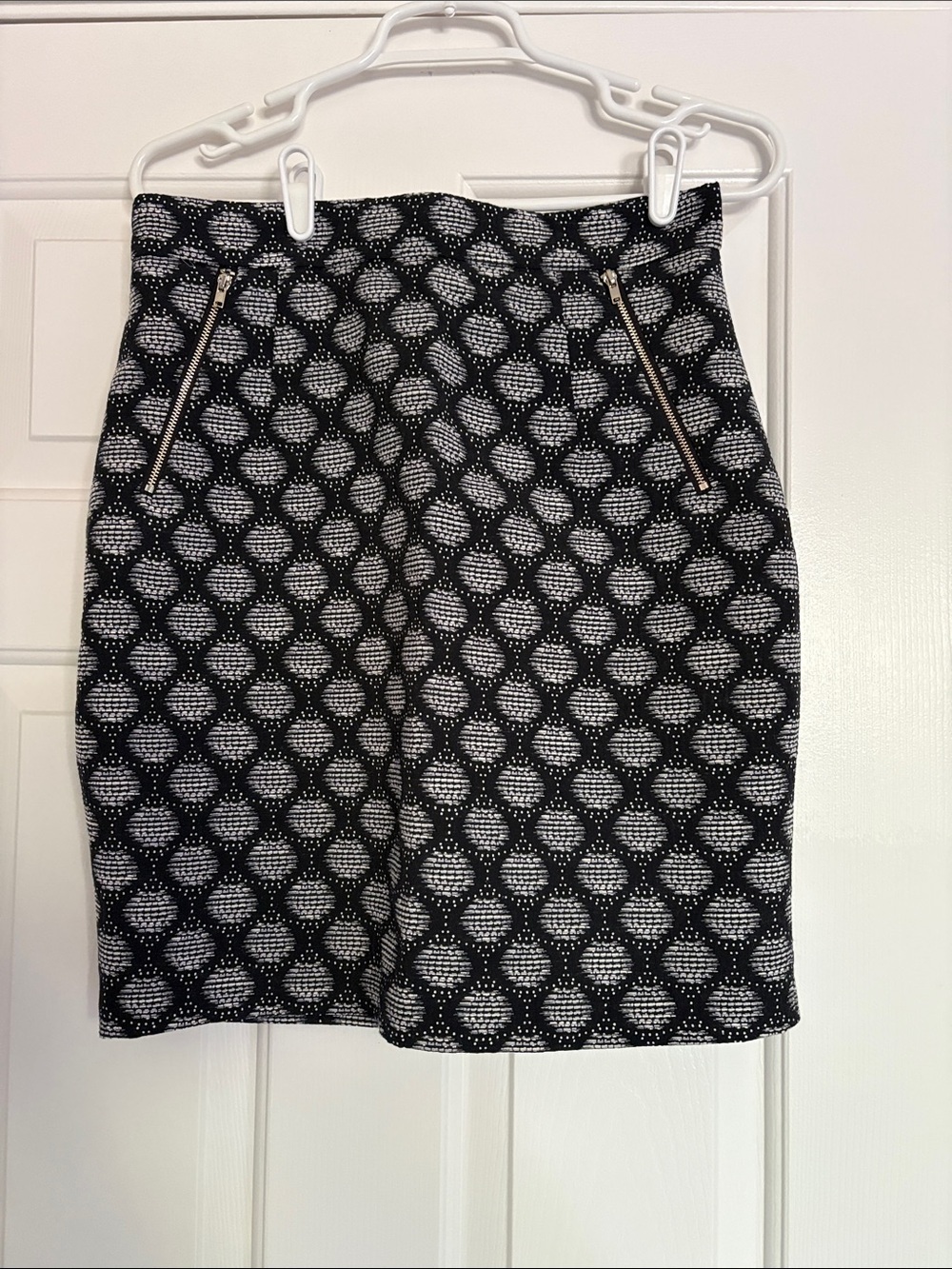 H&M Size 10 Dark Blue  & White Textured Pencil Skirt with Zip Pockets